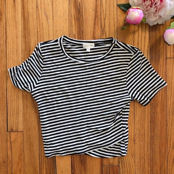 Striped crop top - Picture 4 of 4